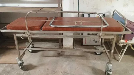 Un pacient a căzut de pe targă, la Ploiești. Noi probleme la Spitalul de Urgență