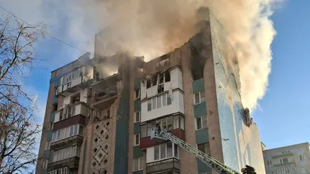 20 de morți și peste 60 de răniți în Ucraina în urma atacurilor rusești. În Ternopil, un bloc de locuințe de 9 etaje a fost lovit din plin