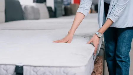 Un lanț cunoscut de saltele intră în insolvență: Acum vinde produsele cu reduceri de 70%