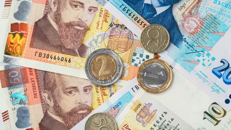 Cu trei zile înainte de trecerea la euro, bulgarii scot teancuri de leva „de la saltea”. Băncile se confruntă cu un aflux fără precedent