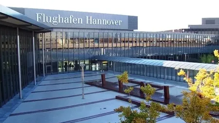 Drone neidentificate în spațiul aerian German: Mai multe zboruri au fost anulate în aeroportul din Hanovra