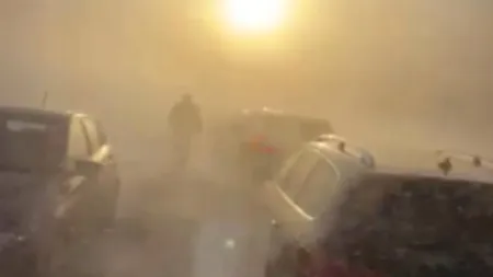 VIDEO - Accesul în Rânca este interzis din cauza viscolului extrem de puternic. Urcarea în stațiune este suspendată, iar mașinile sunt însoțite de drumari la coborâre. UPDATE: Circulația rutieră este închisă pe DN 67 C, între Novaci și Rânca, începând cu ora 18:00