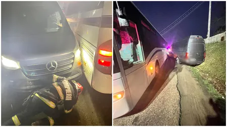 Autocar cu zeci de elevi, implicat într-un accident rutier