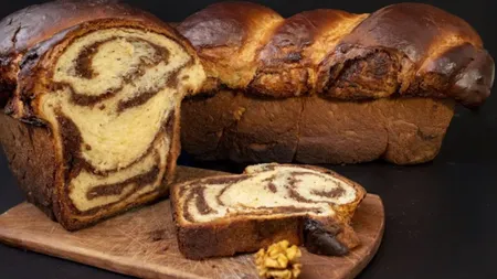 Cum se coace corect cozonacul. Temperatura recomandată în funcție de cuptor, electric sau pe gaz