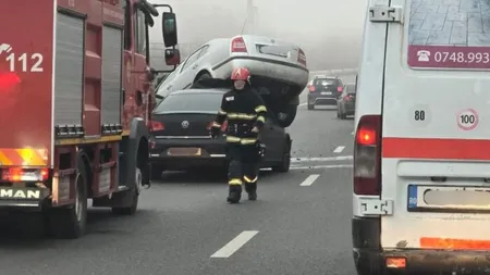 Accident grav la ieșirea din Galați: Patru mașini au fost implicate, iar una a rămas suspendată