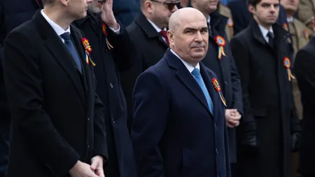 Paradă militară şi la Alba Iulia. Premierul Bolojan, huduit copios şi la intonarea imnului