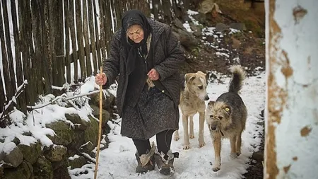 Anul 2026 începe cu stângul pentru pensionari. Pensii întârziate în ianuarie, bani mai puțini și indexarea pusă pe pauză