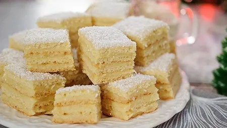 Rețeta clasică a prăjiturii Albă ca zăpada. Trucurile bunicii pentru cel mai popular desert de pe masa de Crăciun