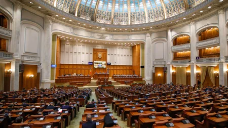 Zi liberă plătită lunar pentru femeile diagnosticate cu endometrioză. Proiectul de lege, adoptat de Senat