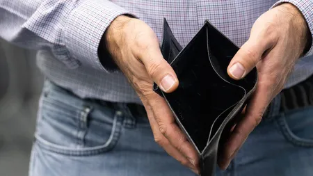 România, penultima ţară din UE la risc de sărăcie. Tot mai mulţi români rămân fără bani înainte de salariu