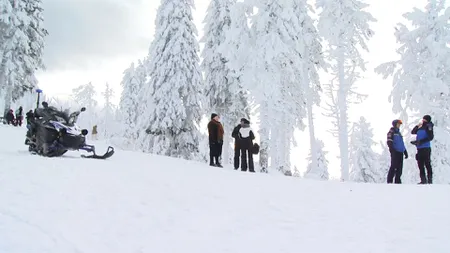 Prognoza meteo. Vreme superbă de săniuş, ninge abundent la munte, se depune strat consistent de zăpadă. La pachet, meteorologii anunţă viscol şi polei