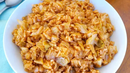 Orez cu varză, așa cum îl pregătești călugării de pe Muntele Athos. Rețetă simplă și de post