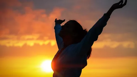 Viaţa devine mult mai bună pentru 3 ZODII până la finalul lunii FEBRUARIE 2026  