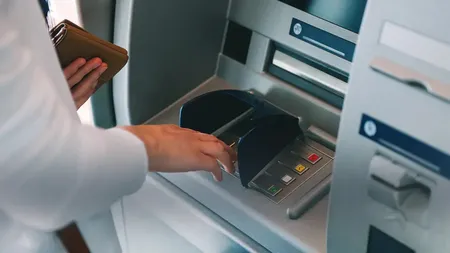 Românii pierd sute de lei din comisioanele bancare. Ce arată datele Băncii Naționale a României
