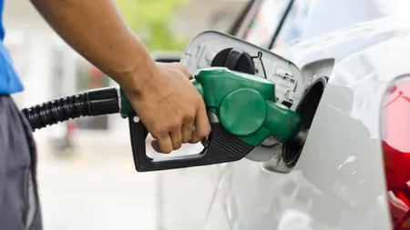 Cât te costă un plin la mașină, la un rezervor de 50 de litri, în ianuarie 2026