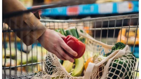 Cardul de cumpărături alimentare revine în 2026 şi se alimentează la două luni. Cine este eligibil și cum se poate solicita, formularele sunt pe site-ul Finanţelor