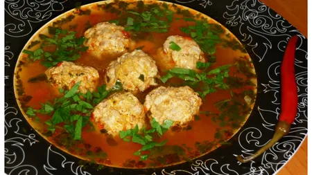 Cât costă să faci o ciorbă de perișoare. Câți bani dai pe ingrediente în 2026