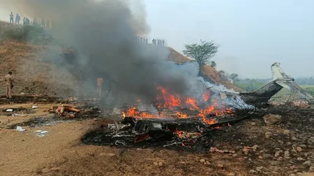 VIDEO Avion prăbuşit, la bord se afla vicepremierul celui mai bogat stat din India. 