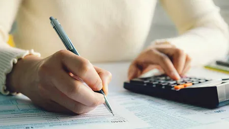 Impozitele locale 2026. Cum s-au modificat impozitul pe locuințe, terenuri și mașini în 2026. Cine sunt românii dezavantajați