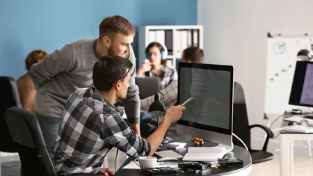 Diploma care a devenit inutilă. În trecut era o garanție pentru salarii uriașe, însă acum este biletul către șomaj