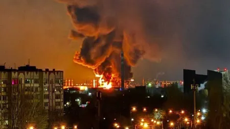VIDEO Rusia este atacată! Explozii și incendii au fost provocate după ce drone ucrainene au atacat instalații petroliere