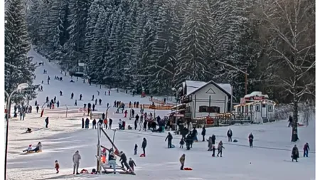 Pârtiile sunt pline ochi, deși vacanța s-a terminat. Cât costă un skipass în Poiana Brașov