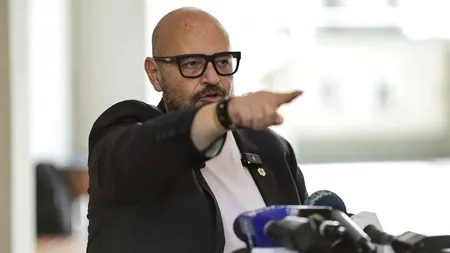 Piedone se întoarce pe scena politică şi îl atacă pe primarul Capitalei: 