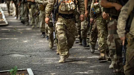 Românii rezerviști plecați în străinătate, obligați prin lege să se prezinte la unitățile militare, în cazul unei mobilizări