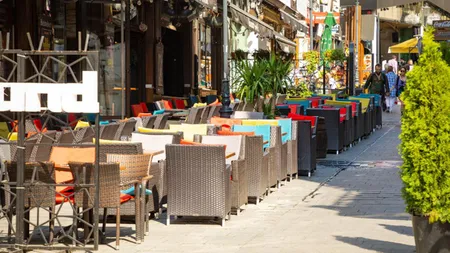 Antreprenorii din HoReCa avertizează: un sfert dintre restaurante riscă să se închidă în 2026 dacă va fi mărită TVA