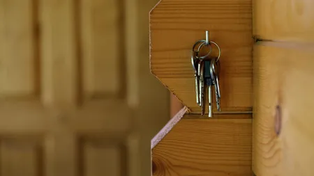 Cheile casei tale pot atrage abundența financiară. Locul recomandat pentru a atrage prosperitatea și bunăstarea în viața ta