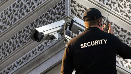 În numele economisirii banului public, autoritățile locale de la sate nu vor mai avea obligația să angajeze agenți de pază. Instituțiile trebuie, însă, să fie dotate cu sisteme de supraveghere video