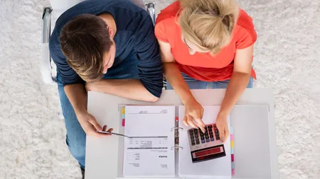 STUDIU: Pe ce cheltuie își cheltuie banii cuplurile tinere: 