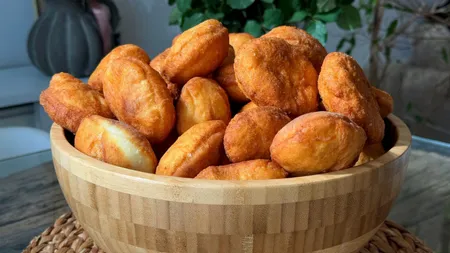 Gogoși super delicioase după rețeta autentică recomandată de Cosânzene. Se fac foarte ușor și sunt porția de răsfăț pe care ți-o dorești mereu!