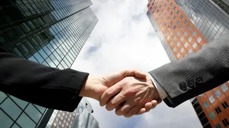 Investitorii străini vor intra mult mai ușor decât până acum pe piața românească. Guvernul simplifică modalitatea de depunere a cererilor și înjumătățește taxa de examinare