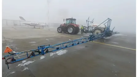 Tractoare și utilaje agricole vechi de peste 30 de ani, folosite pentru deszăpezirea unui aeroport din România. Președinte CJ: ”Nu știam că facem deszăpezirea așa”
