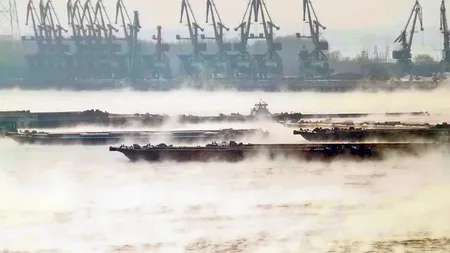 Dunărea „fierbe” la Galați! Fenomenul natural rar care a uimit localnicii