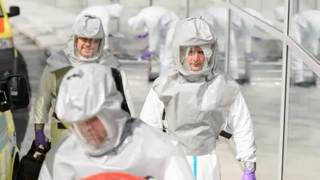 Marile companii din industria AI angajează specialişti în arme biologice şi chimice. Specialiştii sunt îngrijoraţi: 