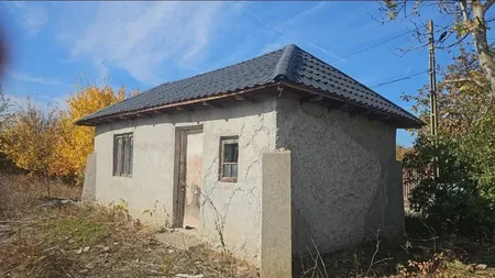 Localitatea din România în care poți cupăra o casă cu doar 9.000 de euro. Vine „la pachet” cu un teren de 1.500 de metri pătrați