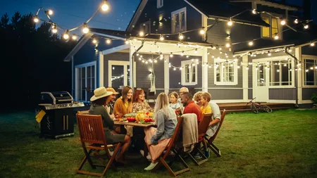 Stai la casă? Poți primi amendă de 6.000 de lei dacă vecinii te prind făcând asta