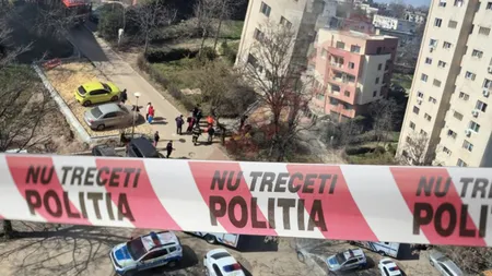 O femeie în vârstă de 80 de ani s-a aruncat de la etajul 8 al unui bloc din Constanța. Bătrâna se plângea foarte des că are pensia mică