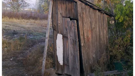 Tragedie în județul Neamț. Moartea cumplită de care a avut parte o femeie de 45 de ani, după ce a căzut în wc-ul din curte