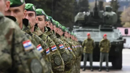 Armata redevine obligatorie după 17 ani. 4.000 de tineri vor fi recrutaţi anual