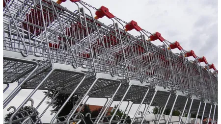 Dispare un mare lanț de magazine. Mii de angajați au fost anunțați că urmează să fie dați afară