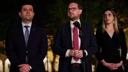 Fritz (USR), după citirea moțiunii: ”PSD anunță că alege un drum nou. Drumul spre Est. Drumul AUR”. Îndemn la ”presiune” pentru susținerea guvernului Bolojan