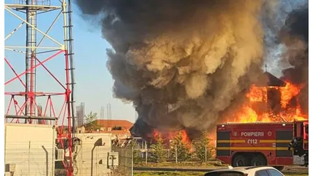 Biserica de lemn din Săcălaz, mistuită de flăcări în Săptămâna Mare VIDEO