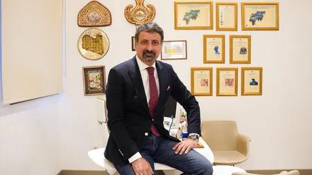 Chirurgul care schimbă destine. Peste 800 de intervenții pe creier pentru pacienții cu Parkinson