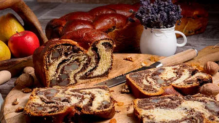 Cum prepari cozonacul cu 10 gălbenușuri. Secretele celor mai iscusite gospodine pentru un rezultat perfect