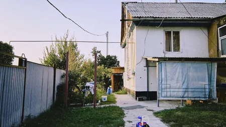 Stai la curte? Iei 4.000 de lei amendă pentru un obicei interzis de lege!