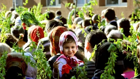 Duminica Floriilor 2026. Tradițiile și obiceiurile de care românii țin cont. Motivul pentru care credincioșii iau de la biserică ramuri de salcie sfințite