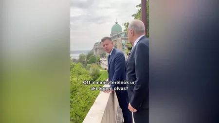 Peter Magyar l-a filmat pe ascuns pe Viktor Orban și l-a ironizat pe rețelele sociale: ”Oare ce citește? Discursul de rămas bun?”